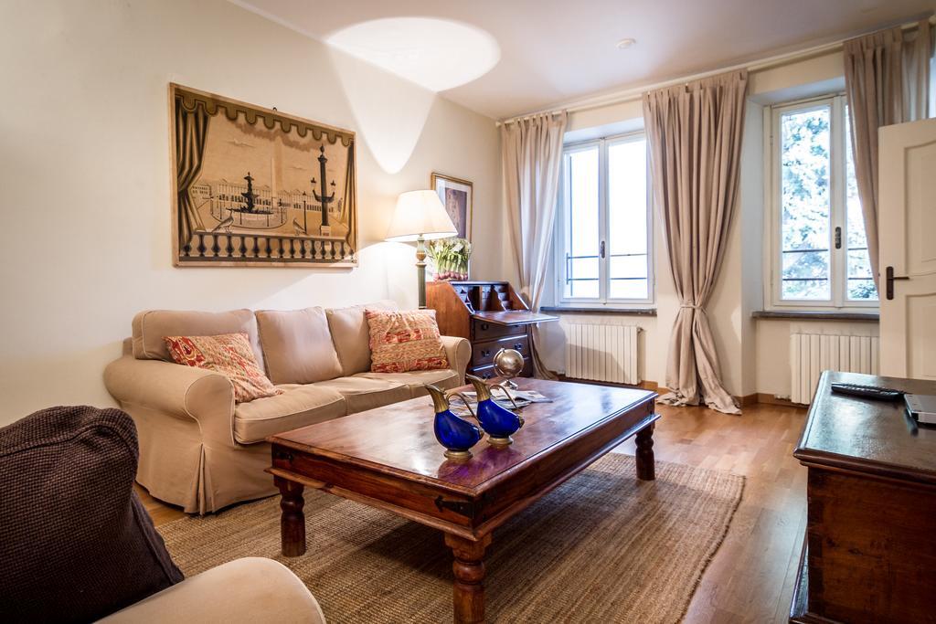 צ'רנוביו Lake Charming Apartment חדר תמונה